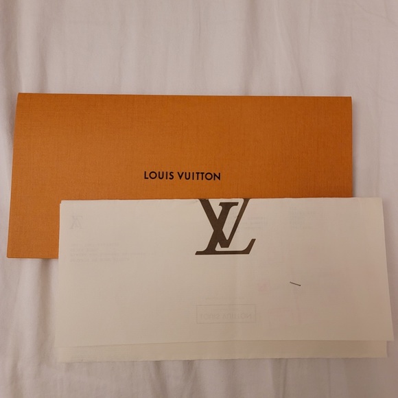 AUTHENTIC LOUIS VUITTON MONTAIGNE GM - Picture 7 of 8